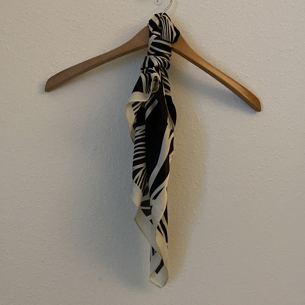 NWOT Anthropologie Silky Scarf Hair Tie Square Black Noir